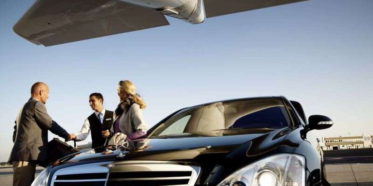 Beat unpredictable traffic and flight stress: Why scheduling a private luxury ride to LAX is smarter than a taxi.