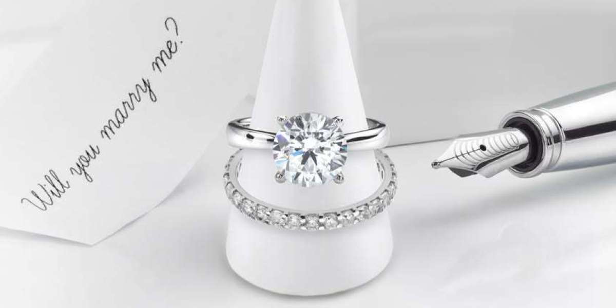 Elegant Engagement Rings in Dubai by Emirates Diamonds